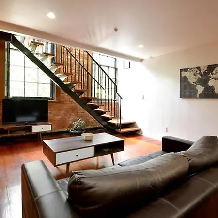 Unique Character Apartment In Heart Of Auckland City